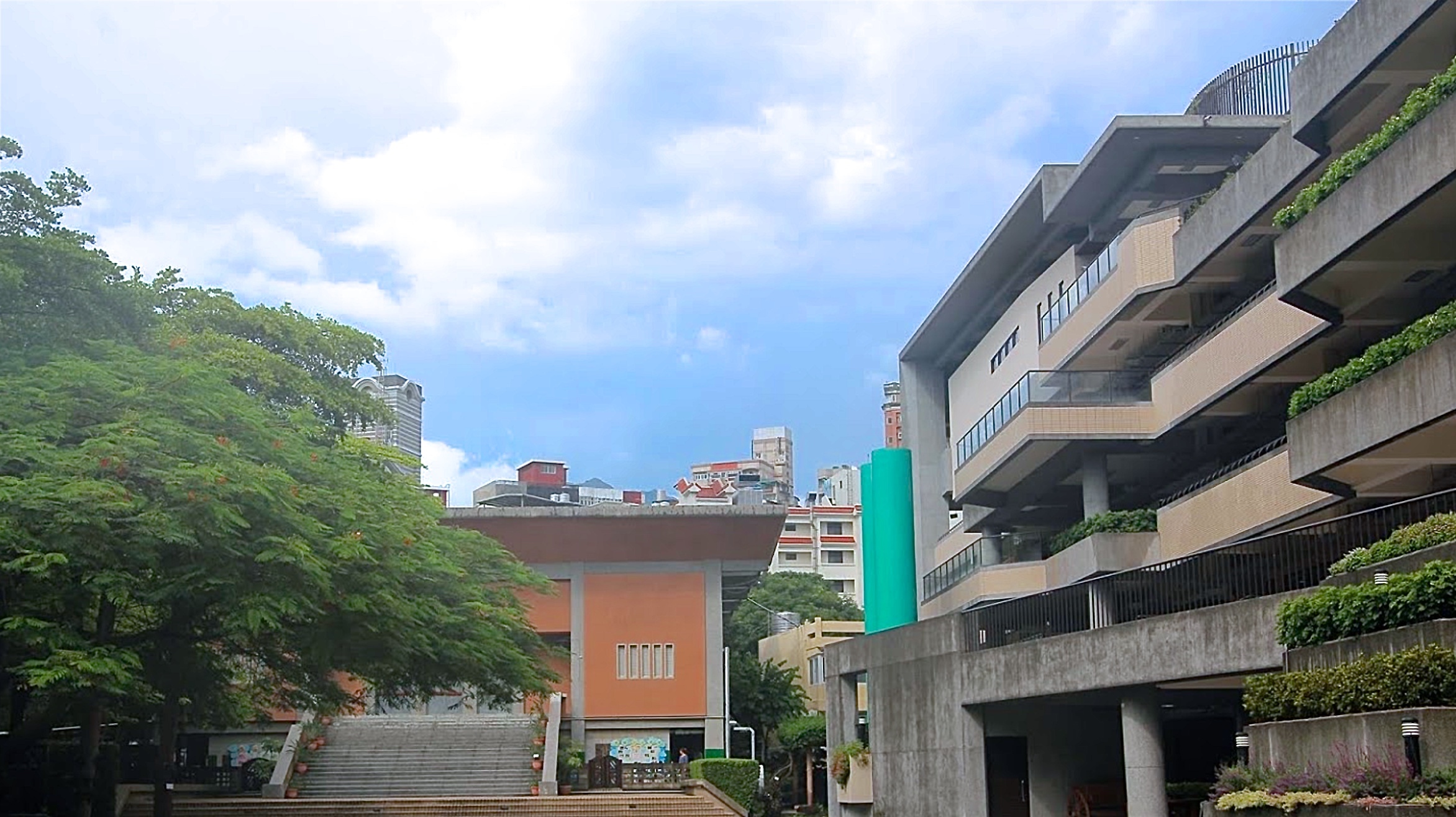 私立薇閣中學 - 升學榜單亮眼,用功六年讀進台美高排名大學 私立薇閣中學 - 升學榜單亮眼,用功六年讀進台美高排名大學