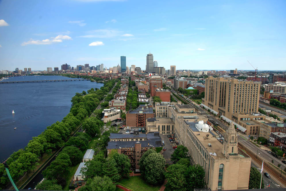 BU波士頓大學 - 地處人文薈萃的波士頓中心，校園與城市自然融合