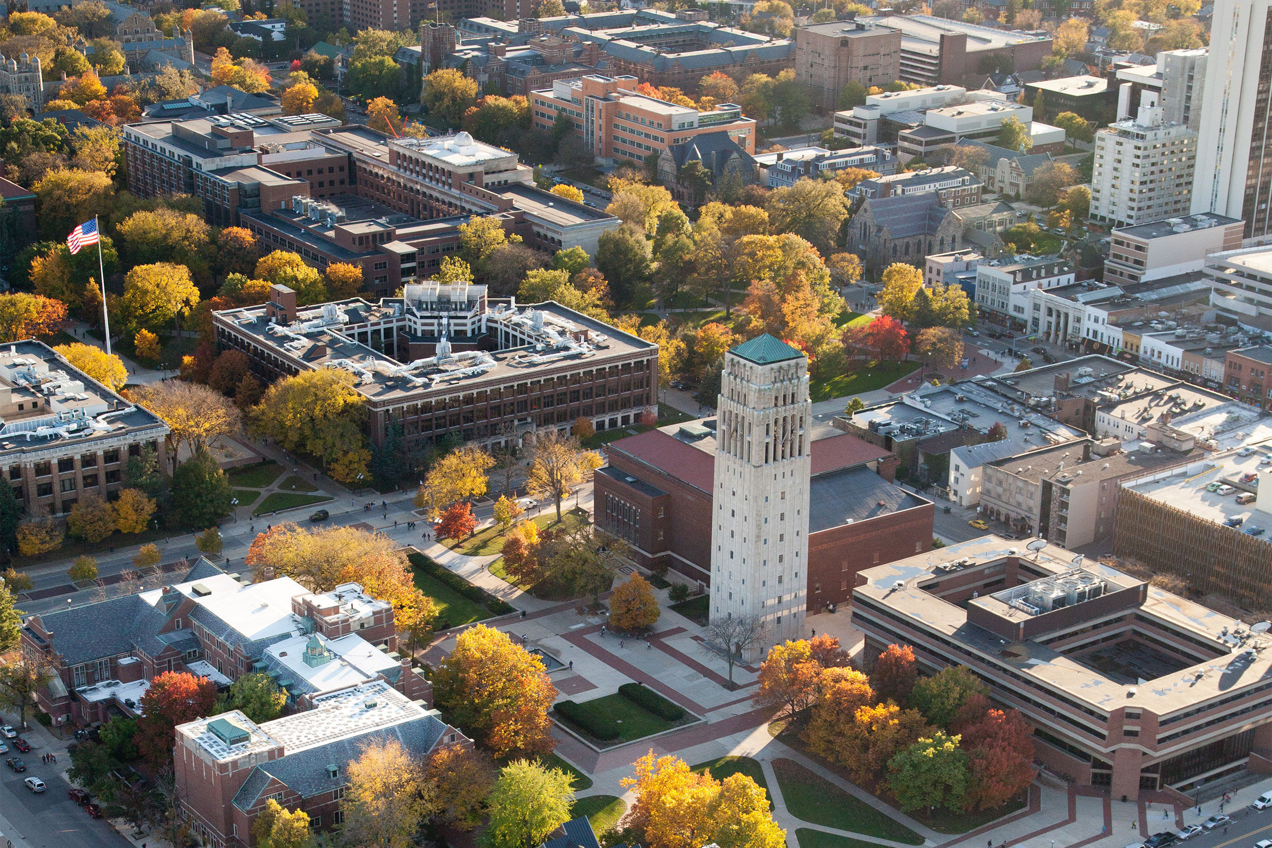 UMich密西根大學安娜堡 - 全美學術研究重鎮，中部最佳公立大學