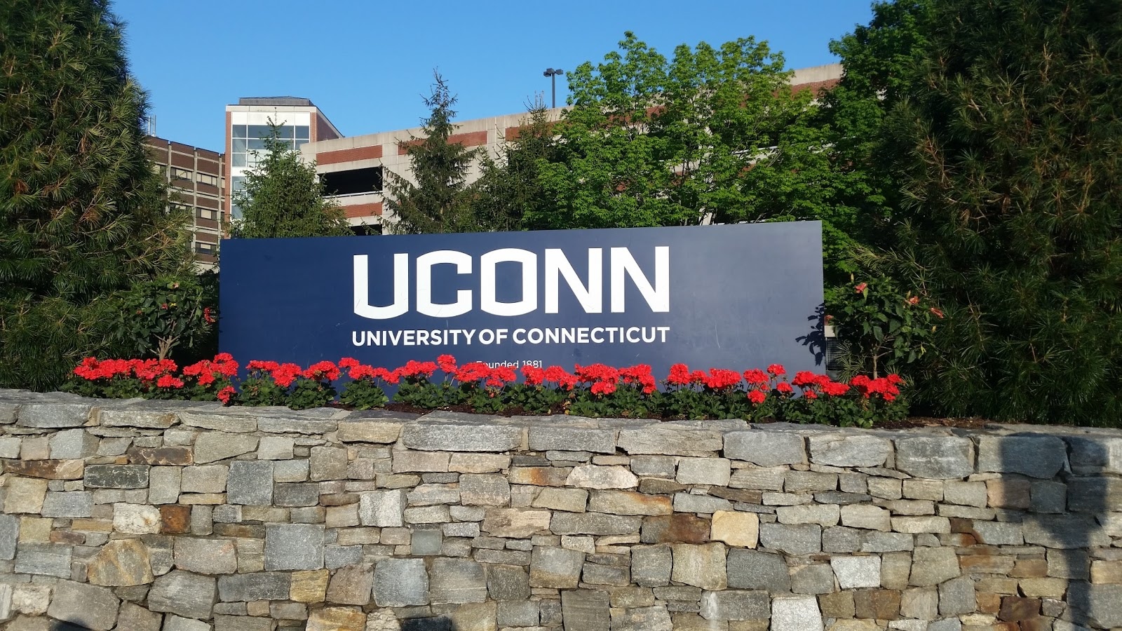 UCONN康乃迪克大學 - 美國東北部的科教走廊，優質的公立學府