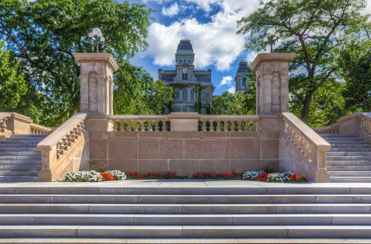 Syracuse University 雪城大學 - 在大雪紛飛的國度裡，點亮熾熱的橙色