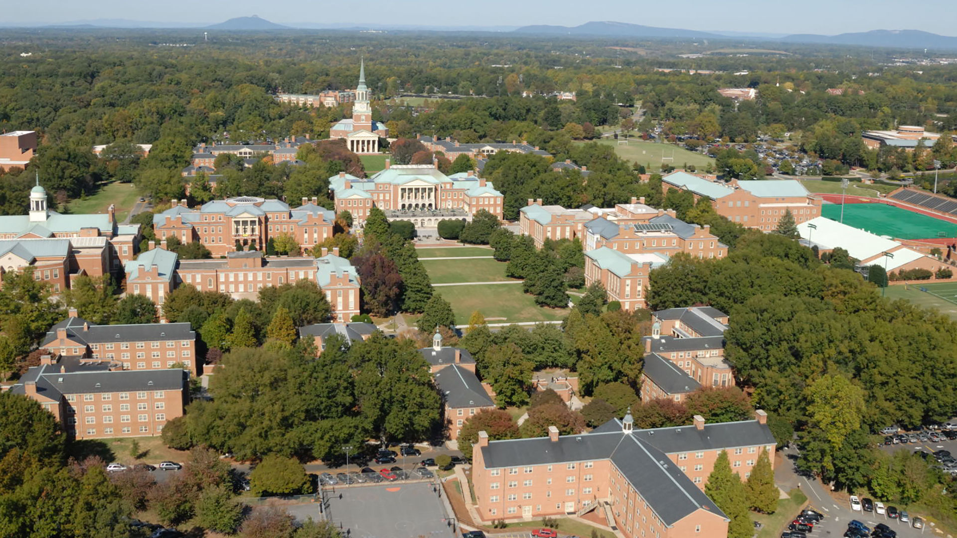 wfu维克森林大学 美国南方的贵族学校,实施小班制的精英教学