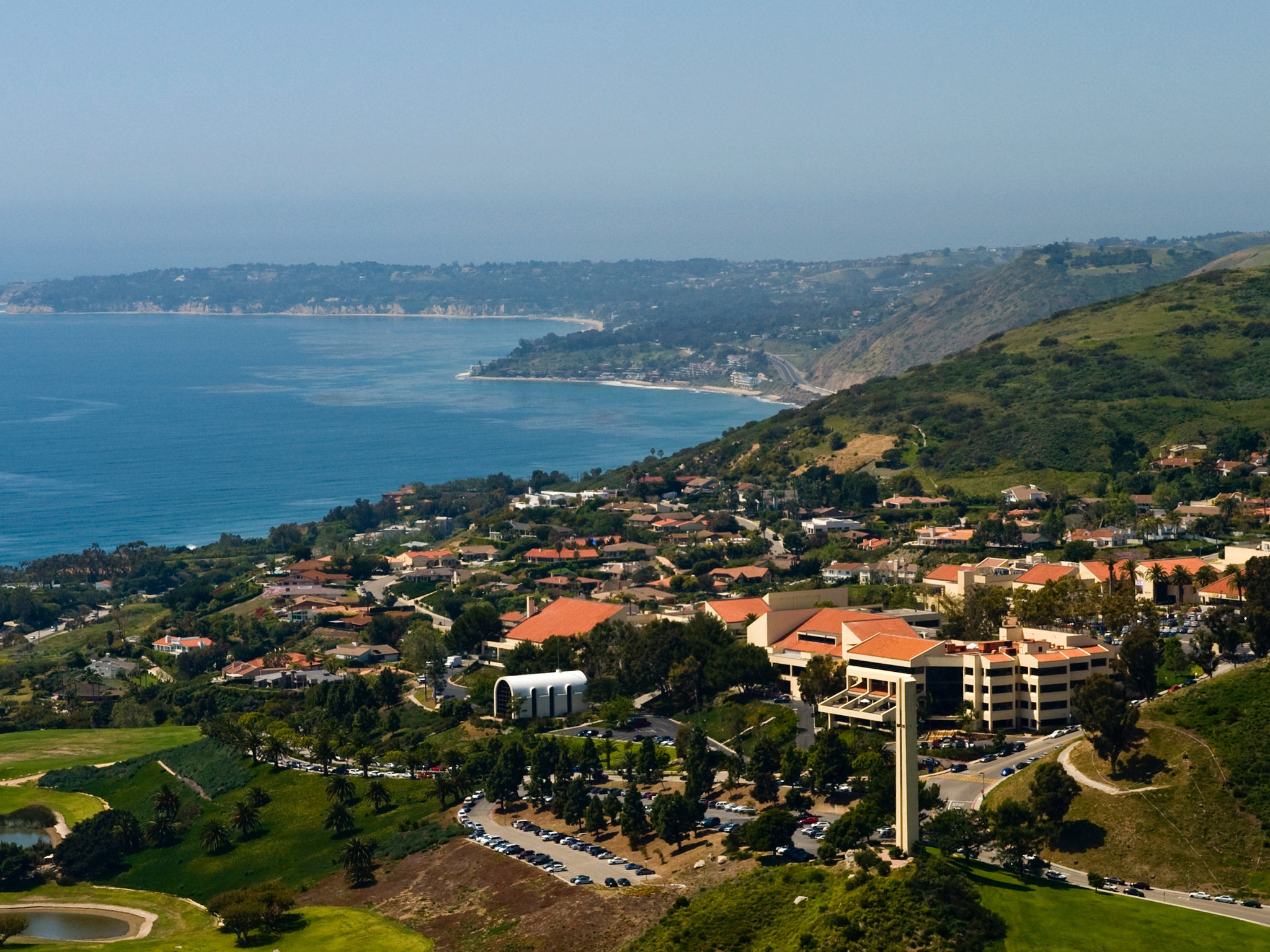 Pepperdine佩柏戴恩大學 - 位於海岸邊的基督學校，校園充滿加州風情