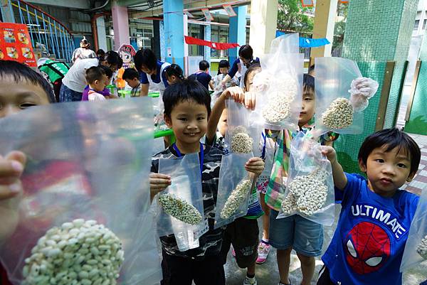 1021嘣米香在光復附幼爆米香DIY教學 (4).JPG