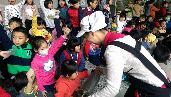 2016 食農教育-古早味爆米香教學-1021嘣米香在南屏國小-康軒文教 (40).jpg 2016 食農教育-古早味爆米香教學-1021嘣米香在南屏國小-康軒文教 (40).jpg