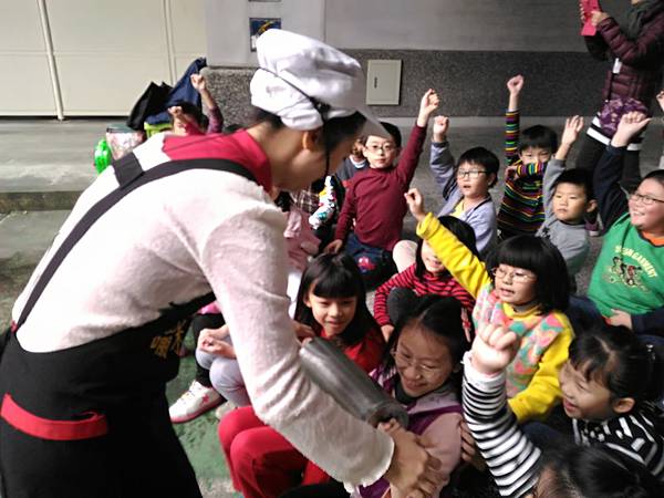 2016 食農教育-古早味爆米香教學-1021嘣米香在南屏國小-康軒文教 (66).jpg 2016 食農教育-古早味爆米香教學-1021嘣米香在南屏國小-康軒文教 (66).jpg