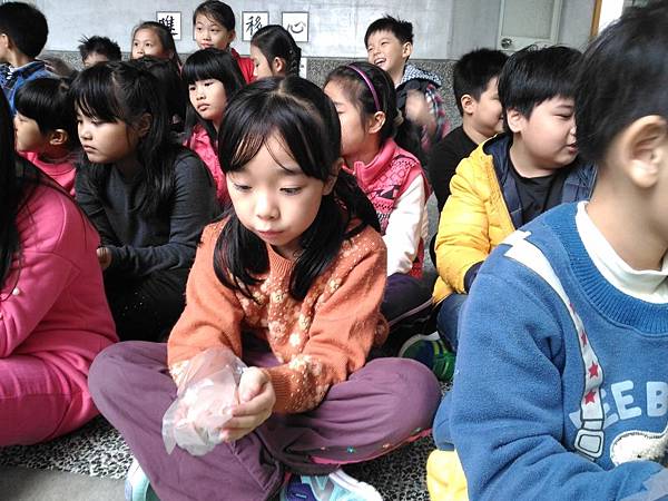 2016 食農教育-古早味爆米香教學-1021嘣米香在南屏國小-康軒文教 (75).jpg 2016 食農教育-古早味爆米香教學-1021嘣米香在南屏國小-康軒文教 (75).jpg