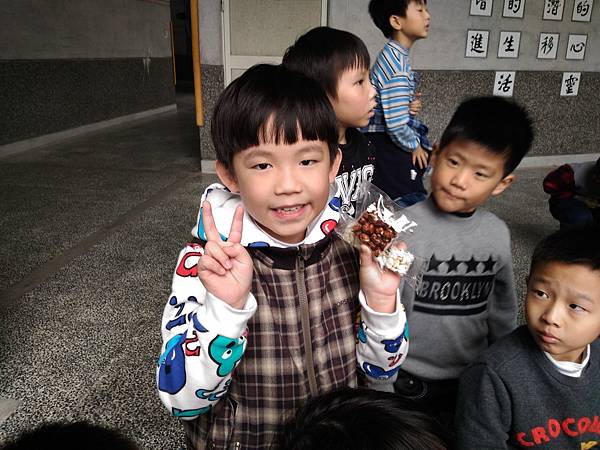 2016 食農教育-古早味爆米香教學-1021嘣米香在南屏國小-康軒文教 (83).jpg 2016 食農教育-古早味爆米香教學-1021嘣米香在南屏國小-康軒文教 (83).jpg