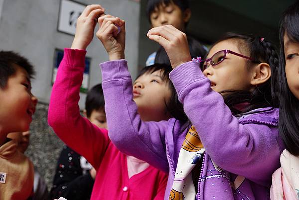 2016 食農教育-古早味爆米香教學-1021嘣米香在南屏國小-康軒文教 (5).JPG