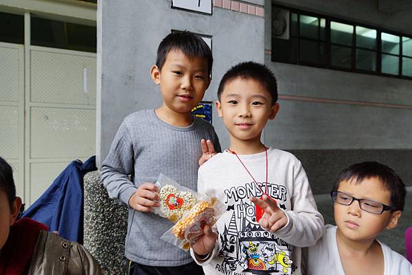 2016 食農教育-古早味爆米香教學-1021嘣米香在南屏國小-康軒文教 (17).JPG 2016 食農教育-古早味爆米香教學-1021嘣米香在南屏國小-康軒文教 (17).JPG