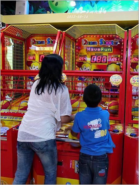 2012-08-高雄夢時代廣場10
