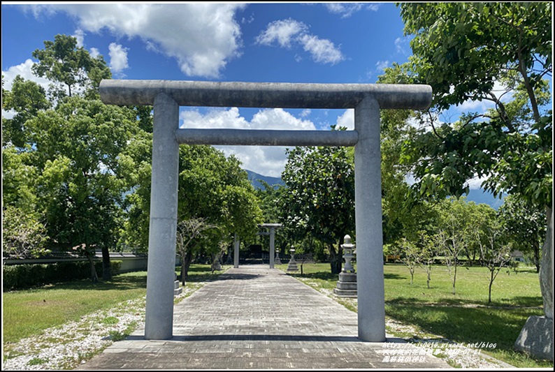 林田神社,神社遺址,鳥居,石燈籠,鳳林,花蓮,瑞穗虎頭山步道,林田神社遺址,石燈龍,神社,偽出國,慢城