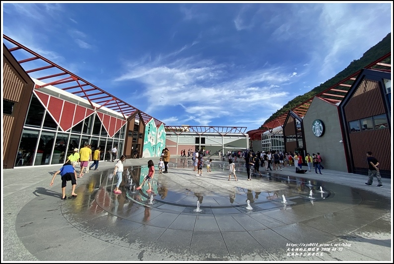 花蓮和平台泥星巴克-2020-08-21.jpg 花蓮和平台泥星巴克-2020-08-21.jpg