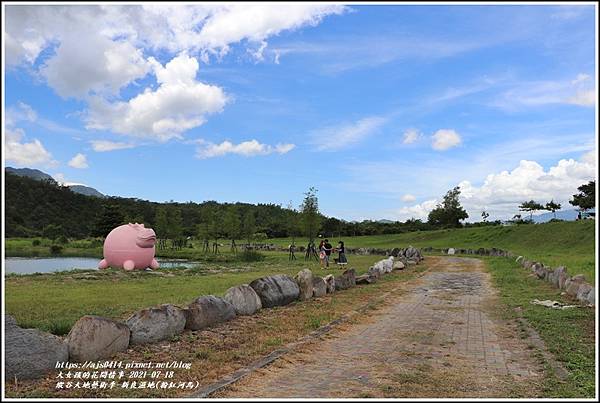 縱谷大地藝術季-新良濕地(粉紅河馬)-2021-07-17.jpg