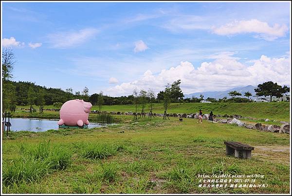 縱谷大地藝術季-新良濕地(粉紅河馬)-2021-07-18.jpg