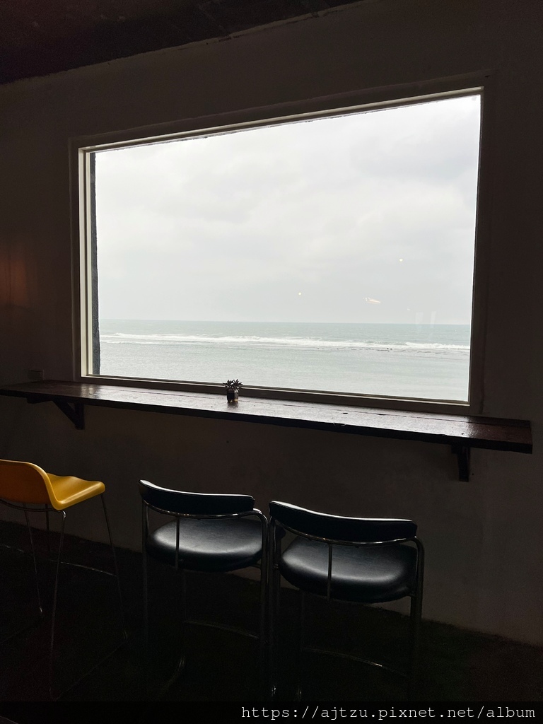 【新北三芝】我們在海邊⎟大片玻璃窗眺望海景、在北海岸悠哉吃甜