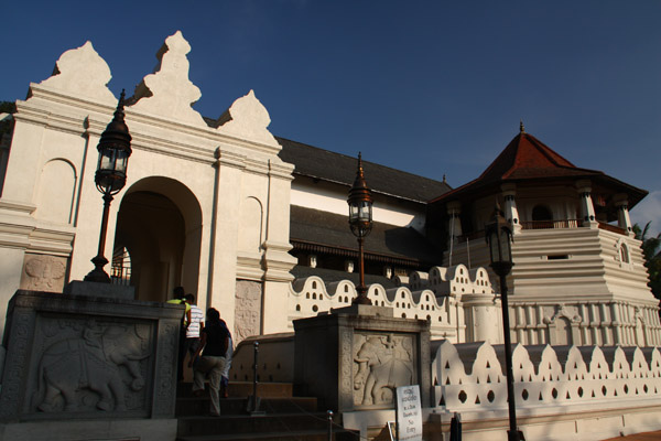 佛牙寺大門 佛牙寺大門