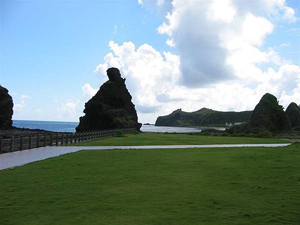 13人權公園將軍石與牛頭山.jpg