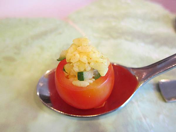 沙拉米鑲番茄