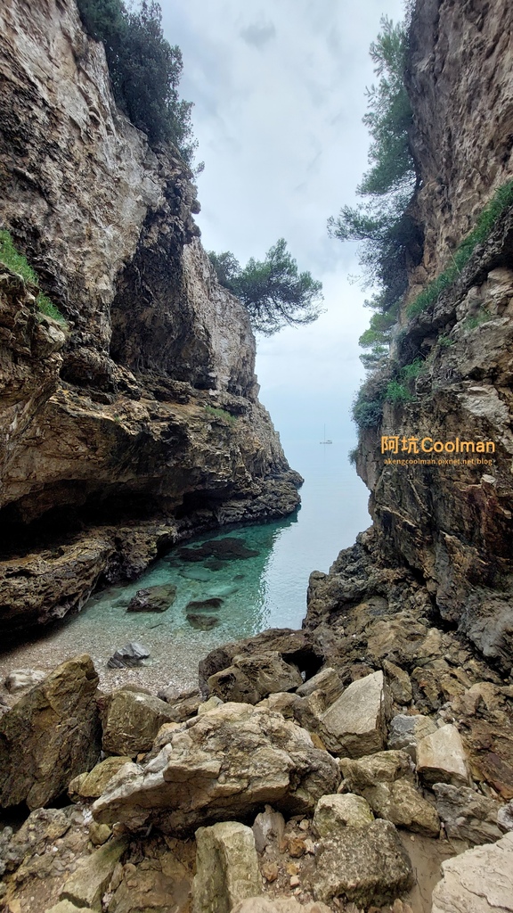 普拉 Verudela Canyon 海灣.jpg
