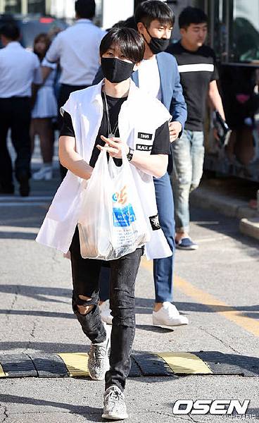 005x0XqAjw1eu5jl2wttoj30eq0o2q5m