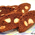 choco macadamia biscotti