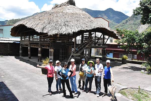 五月阿里山鐵路 - 初夏螢火蟲之旅: 迷糊步道竹林行 - 藍