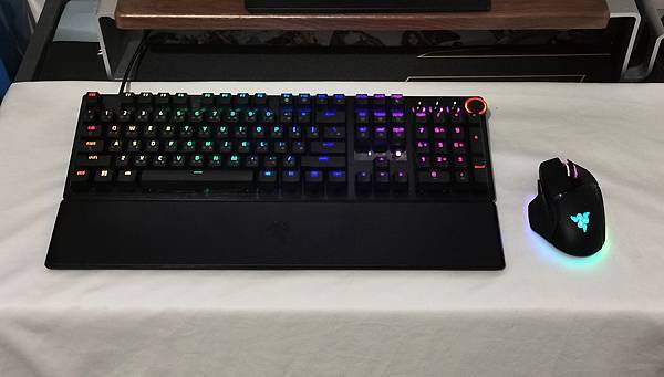 Razer Huntsman V3 Pro - 可調鍵程、快