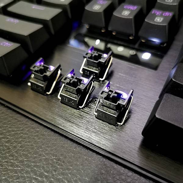 Razer Huntsman V3 Pro - 可調鍵程、快