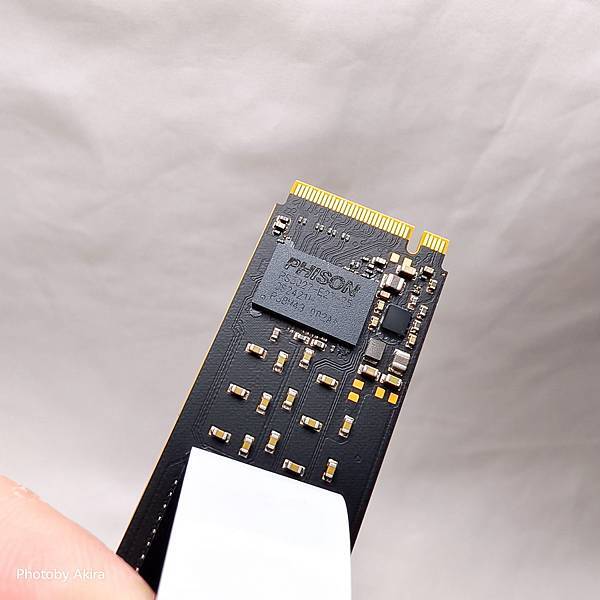 美光 Micron Crucial P310 1TB（Gen