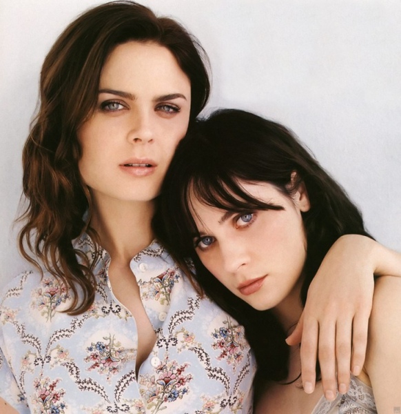 600full-zooey-deschanel.jpg