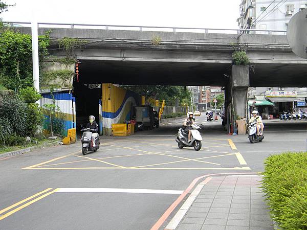 1.福林橋另一端--中山北路至誠路口