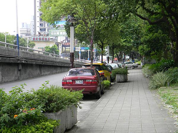 6.中山北路六段福林橋旁