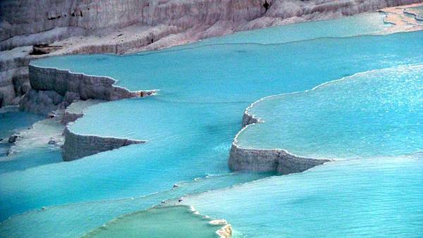 Travertine-Pools-Pamukkale-Turkey.jpg