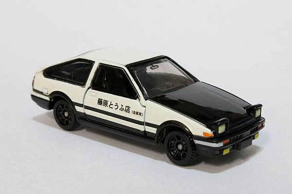 Tomica AE86 - 07.JPG