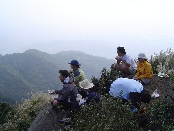 20061015爬爬團大屯山連峰行 066.jpg