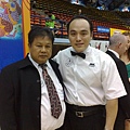 2010年世界泰拳錦標賽期間與時任 Director of Administration of World Muaythai Federation Chinawuit Sirisompan 合照