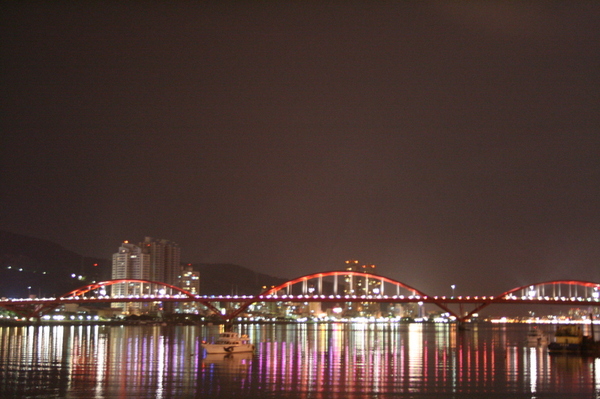 關渡橋的夜景比白天還正