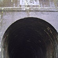 超長的隧道...只走1/3就放棄...
