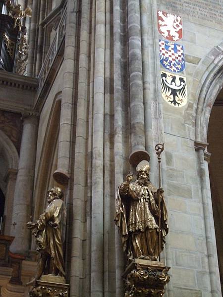 教堂內部雕像