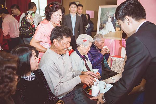 屏東婚攝 婚禮紀錄 忠東港海產餐廳 (1213).jpg