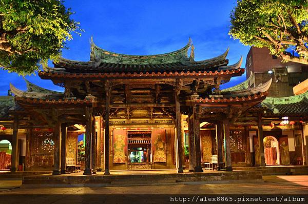 天色很藍.jpg 天色很藍.jpg