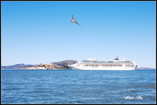 Liner around Alcatraz