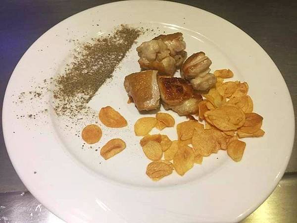 20200301 犇鐵板燒 香煎比內土雞.jpg 20200301 犇鐵板燒 香煎比內土雞.jpg