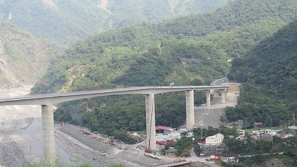 台灣最高的橋梁~~谷川大橋