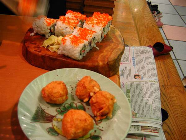 千岩日本料理：加州捲與花枝丸