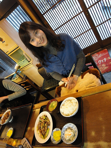 馬肉的味道和牛肉有點像，不過幾乎零脂肪，很受怕胖的日本女生歡迎