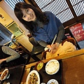 馬肉的味道和牛肉有點像，不過幾乎零脂肪，很受怕胖的日本女生歡迎