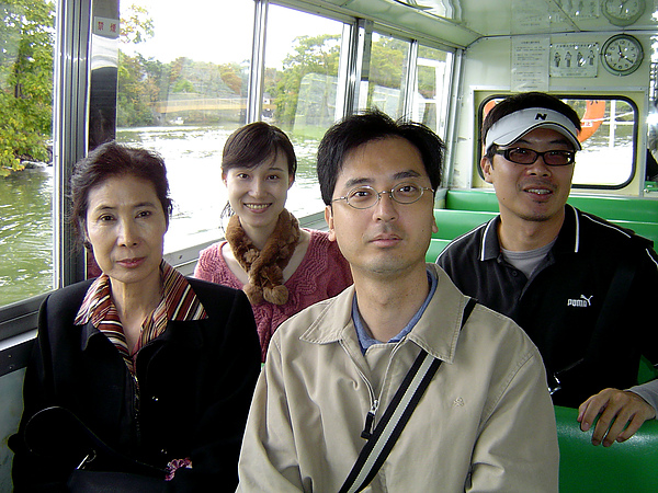 搭乘大沼公園觀光船，大沼公園約有126個島嶼，景色非常美麗