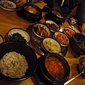 韓國的東西真的很辣，我們雖然點小辣，還是有點受不了